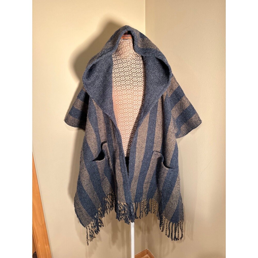 Poncho Cape One Size Fits All NWT